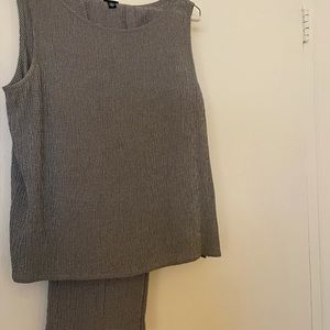 Eileen Fisher B&W: Top & Pants - Lg/Sm